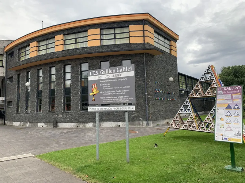 Instituto de Educación Secundaria Galileo Galilei - Instituto de secundaria en Navia - foto 2