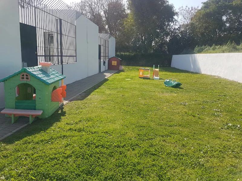 Escuela Infantil Doña Amalia Morales Escalera - Colegio público en Gelves - foto 2