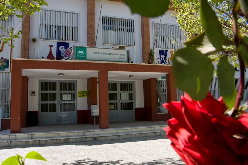 IES La Sagra - Instituto de secundaria en Huescar - foto 2