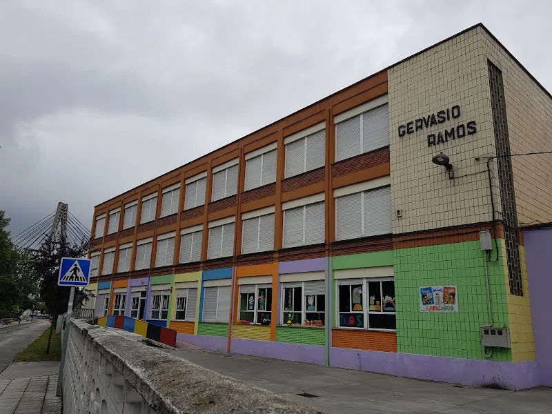 Colegio Público El Plaganon - Parres