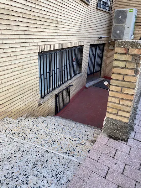 Despacho y Salones de actividades Parroquiales