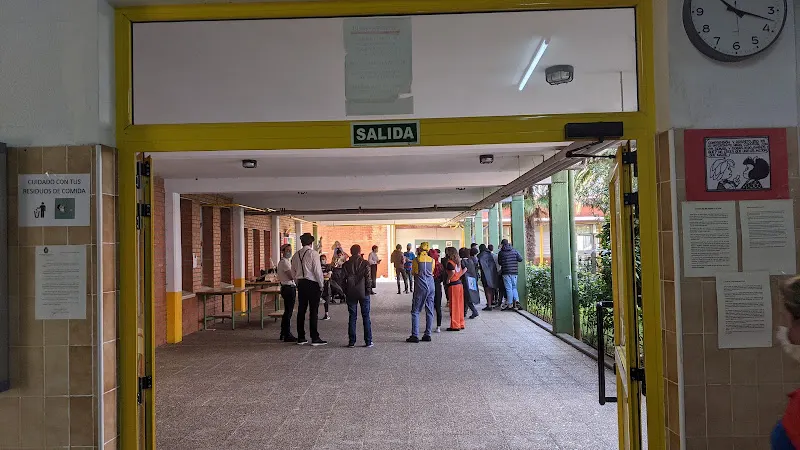 Sede Faro IES Nuestra Señora de los Remedios - Instituto de secundaria en Astillero (El) - foto 2