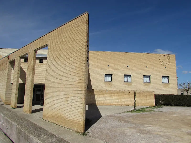 Instituto público Pere Barnils - Instituto de secundaria en Centelles - foto 2