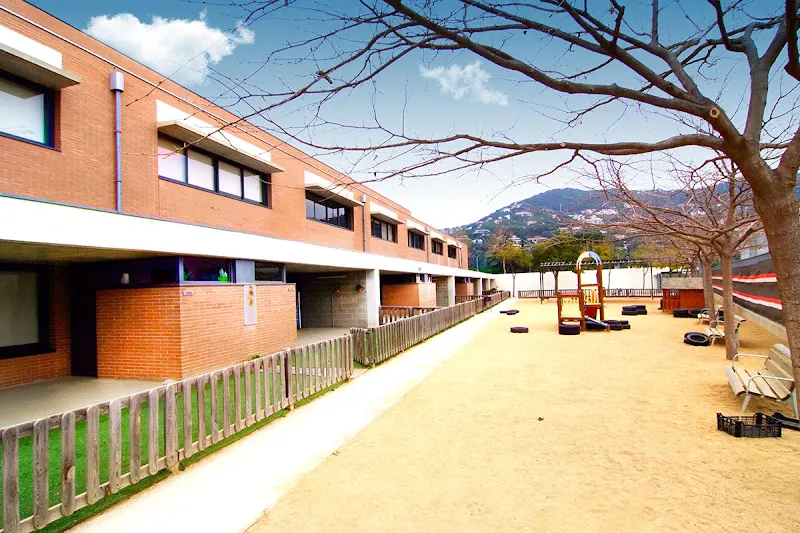 Escola Mas Maria - Colegio público en Cabrils - foto 2