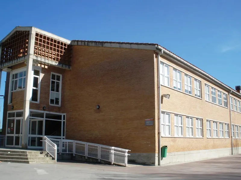 CPEIP Noáin San Miguel HLHIP - Colegio público en Pamplona - foto 2