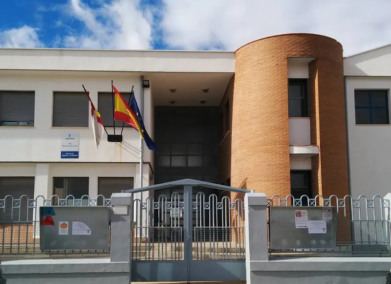 IES JOSÉ ISBERT - Instituto de secundaria en Tarazona de la Mancha - foto 3
