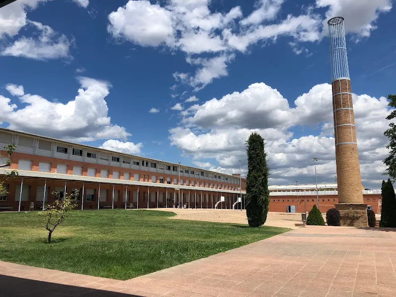 Institut Joan Guinjoan i Gispert - Instituto de secundaria en Riudoms - foto 2