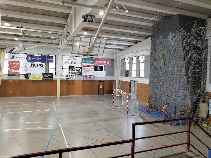 Gimnàs escola les llisses - Escuela de gimnasia en Santa Coloma de Gramenet - foto 2