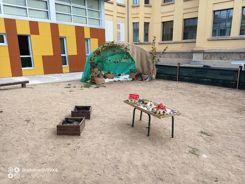 Escuela Joan XXIII - Colegio público en Borges Blanques (Les) - foto 2