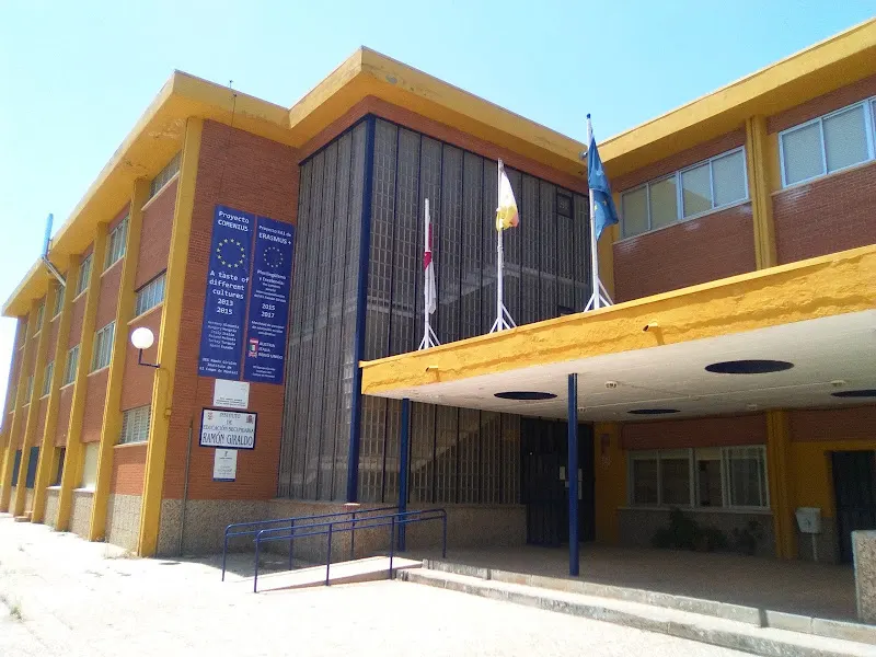 Escuela Infantil Santo Tomasillo - Colegio público en Villanueva de los Infantes - foto 2