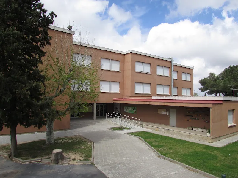 Colegio Público Sant Julià - Colegio público en Arboc (L) - foto 2