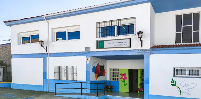 Colegio Público Santiago Guillén - Colegio público en Alcala del Valle - foto 2