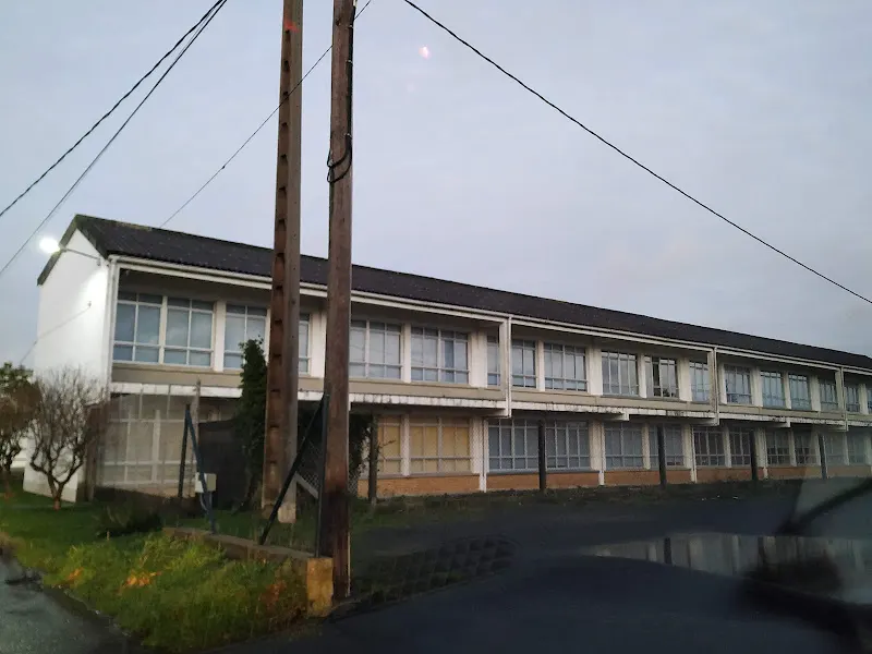 Colegio Público Víctor Sáenz - Santa Comba