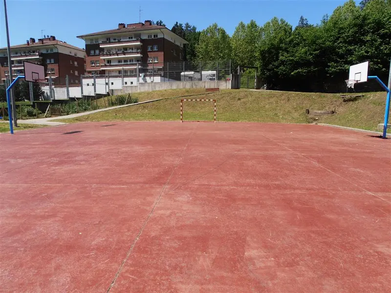 IES Berriz BHI BIGARREN HEZKUNTZA INSTITUTUA - Instituto de secundaria en Berriz - foto 2