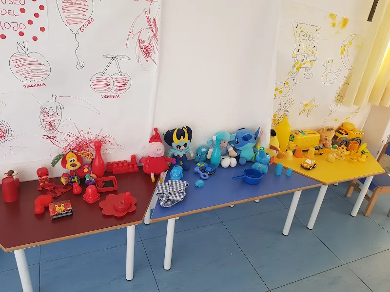 Escuela De Educación Infantil Garabatos - Colegio público en Numancia de la Sagra - foto 2