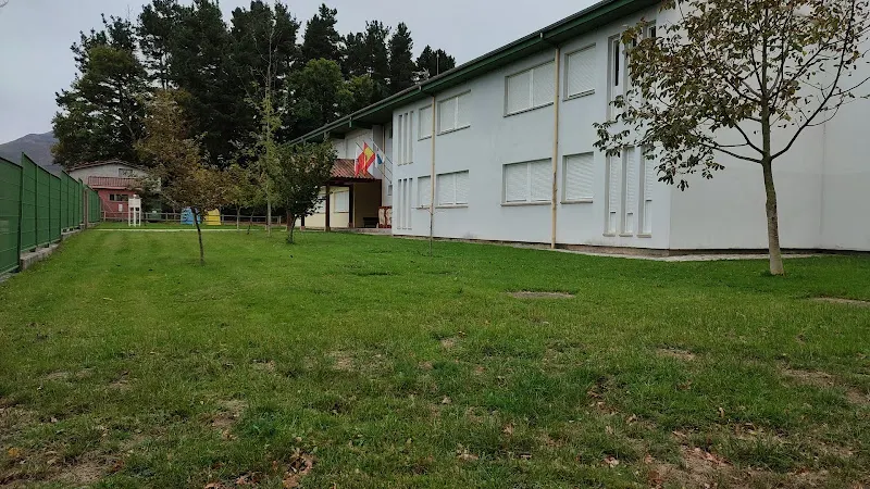 CEIP Jerónimo Pérez Sainz de la Maza - Colegio público en Soba - foto 2
