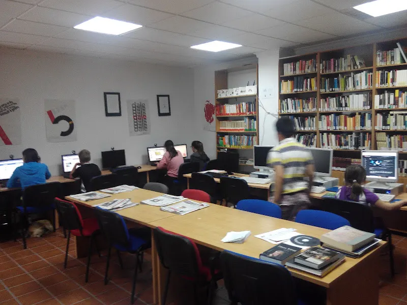 Escuela Infantil 8 De Marzo - Gualchos