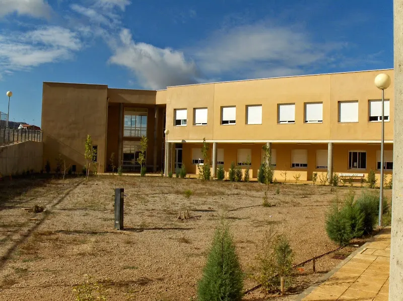 IES Sierra La Calera - Instituto de secundaria en Santa Marta - foto 3