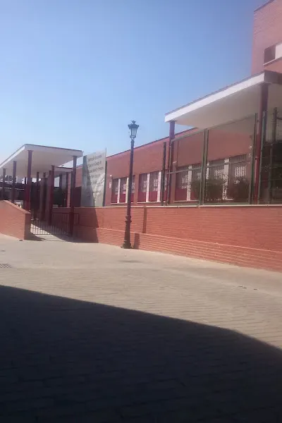Escuela Infantil De Aznalcazar - Colegio público en Aznalcazar - foto 2