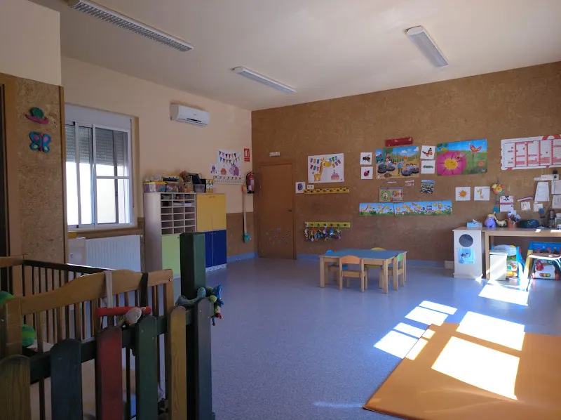 Llar d'Infants Municipal els Carquinyolis - Colegio público en Espluga de Francoli (L) - foto 3