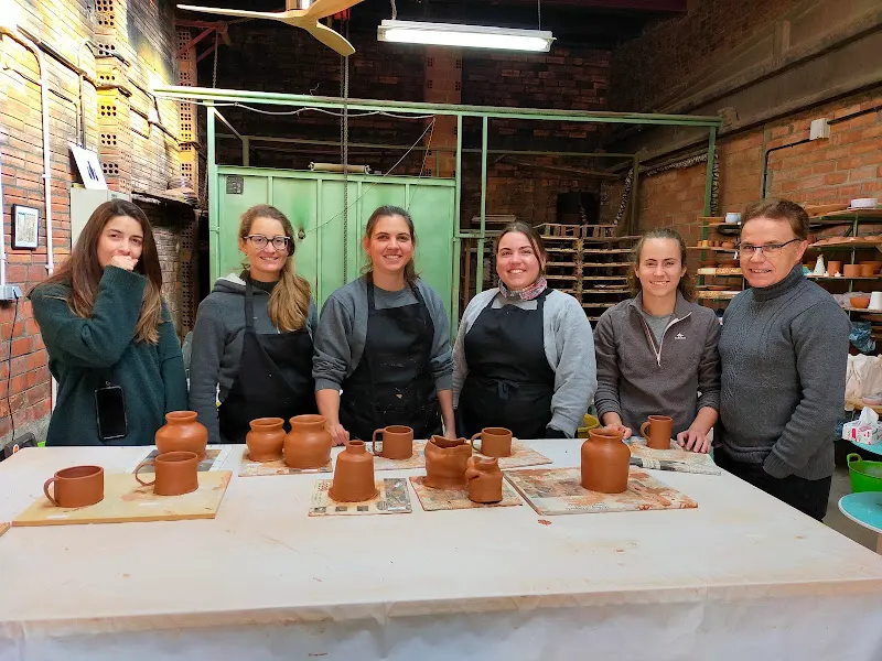 ESCOLA DE CERAMICA DE BREDA. CAN SURÍ - Breda