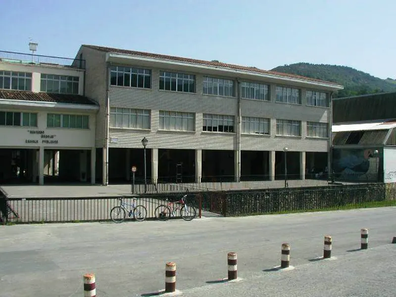 Ricardo Baroja Escuela Pública - Colegio público en Bera/Vera de Bidasoa - foto 2