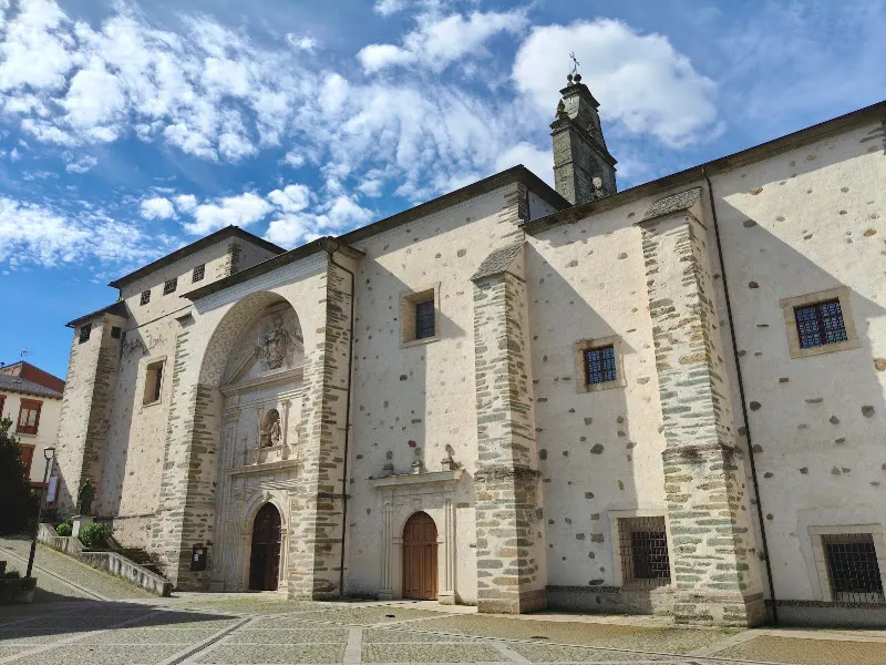 Madres Agustinas De San José - Instituto de secundaria en Villafranca del Bierzo - foto 3