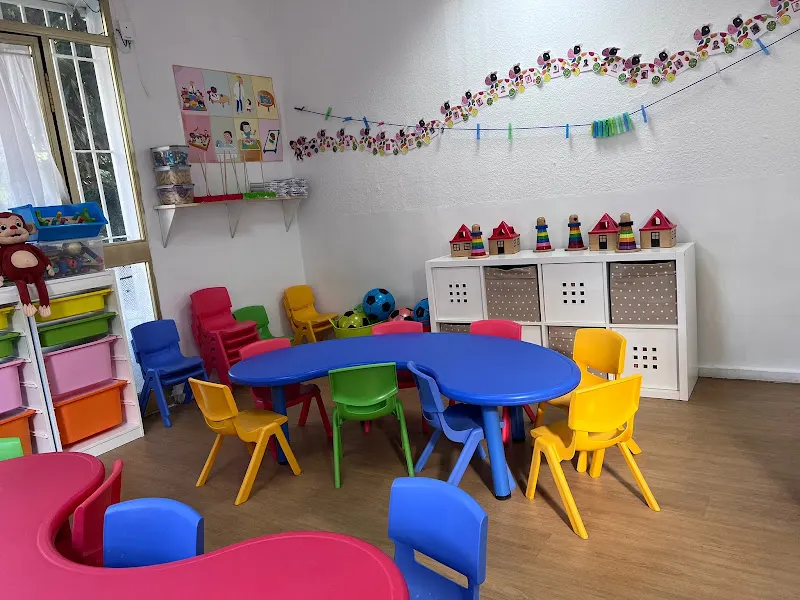 Escuela Infantil Uno Dos Tres - Colegio público en Alcolea del Rio - foto 2