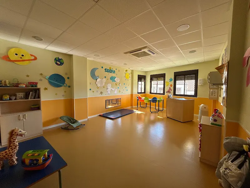 Escuela Infantil Los Peques - Colegio público en Humilladero - foto 2