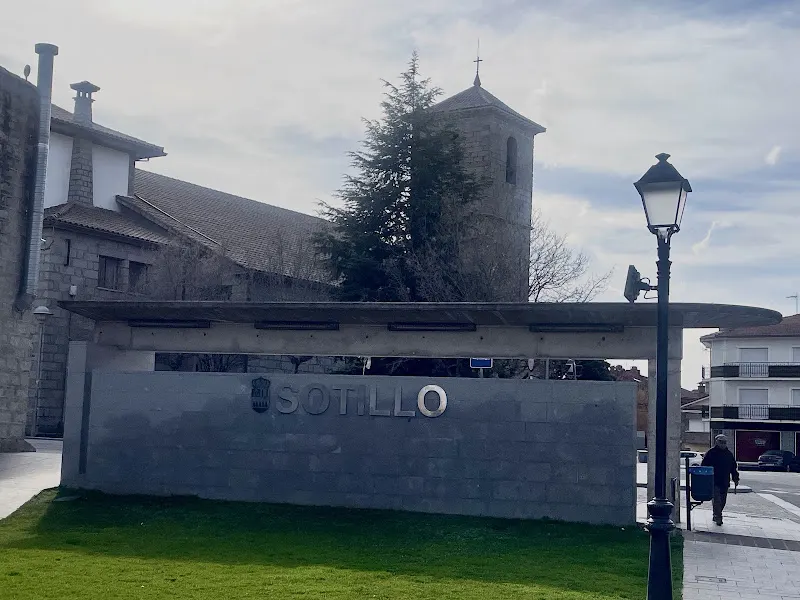 CEIP Villa de la Adrada - Colegio público en Adrada (La) - foto 2