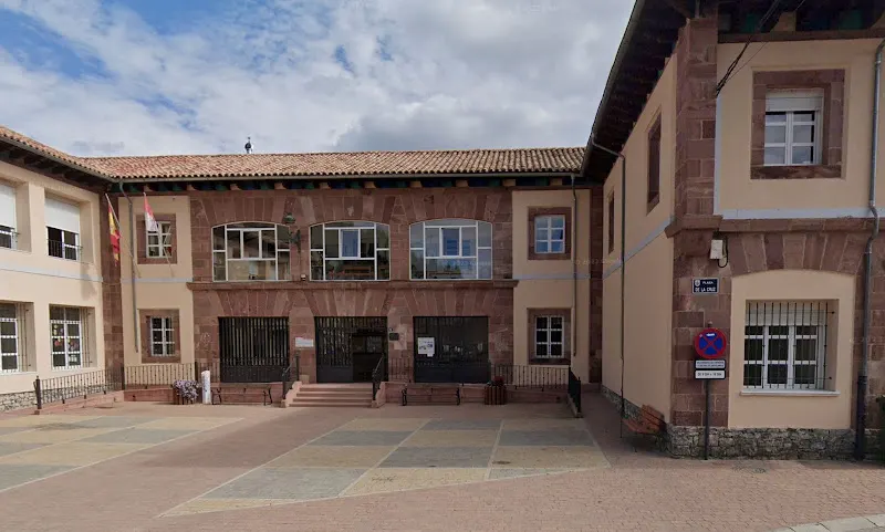 Colegio Público Modesto Lafuente - Colegio público en Cervera de Pisuerga - foto 2