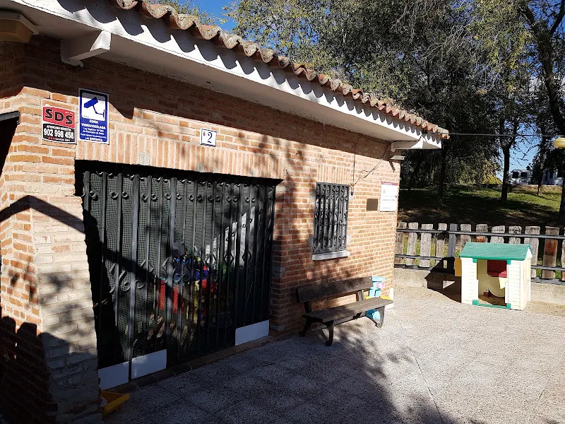 Escuela De Educación Infantil Casa De Niños Tielmes - Tielmes