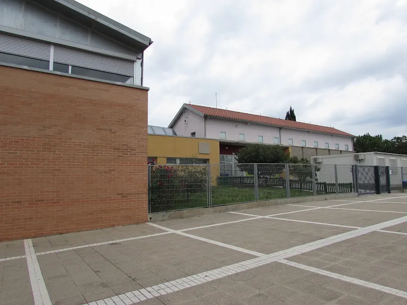 Escuela Sant Marc - Colegio público en Calldetenes - foto 2