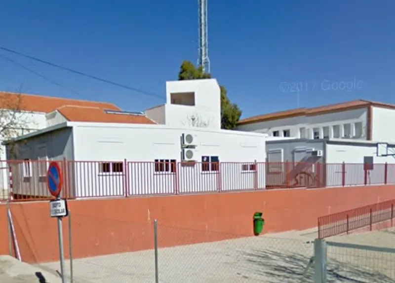Colegio Público Blas Tello - Colegio público en Navalcan - foto 2