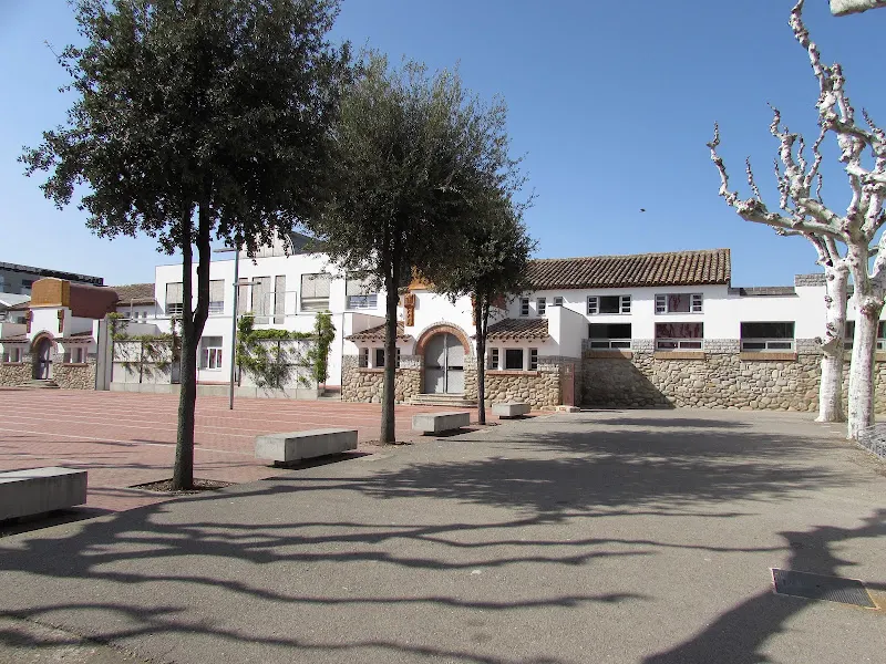 Escuela Gaspar de Queralt - Colegio público en Amer - foto 2
