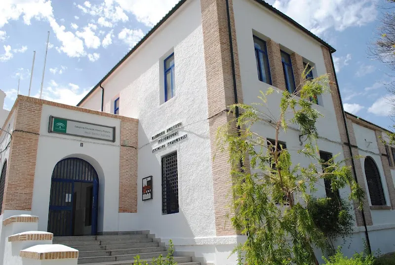 Colegio Público Arquitecto Sánchez Sepúlveda - Colegio público en Alozaina - foto 2