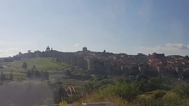 Colegio Público Santa Teresa de Jesús - Colegio público en Barraco (El) - foto 3