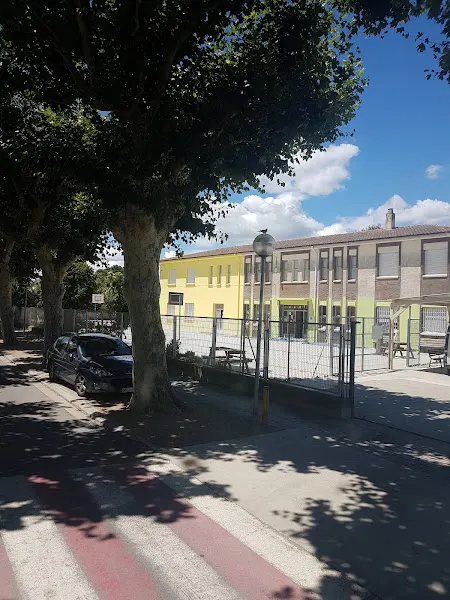 Escola Pública Arnau Berenguer - Colegio público en Palau dAnglesola (El) - foto 2