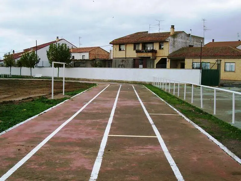 Colegio Público Doña Teresa Bertrán de Lis - Colegio público en Cadreita - foto 2