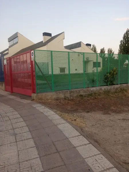 Centro De Educación Infantil De La Albuera - Colegio público en Albuera (La) - foto 2