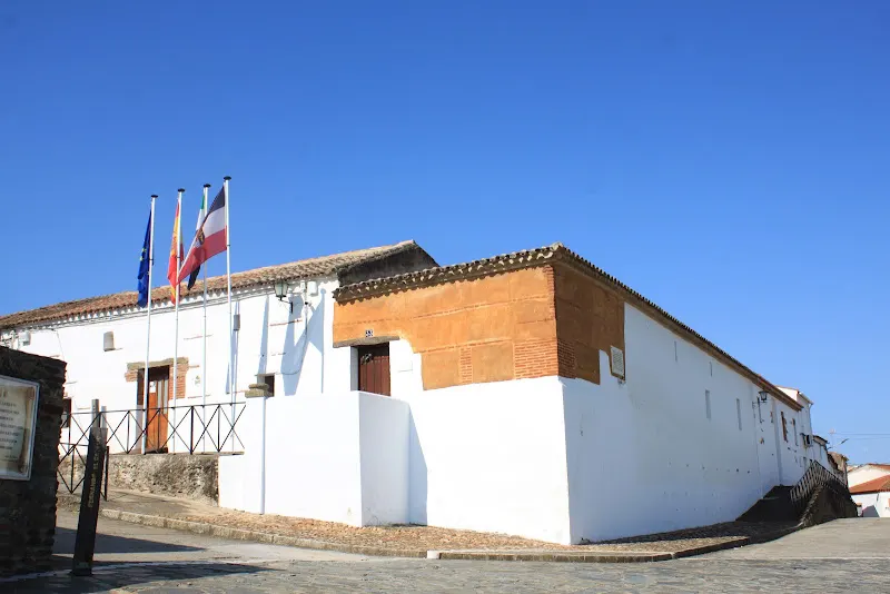 Antiguo Colegio Público Fernando el Católico - Centro educativo en Madrigalejo - foto 2