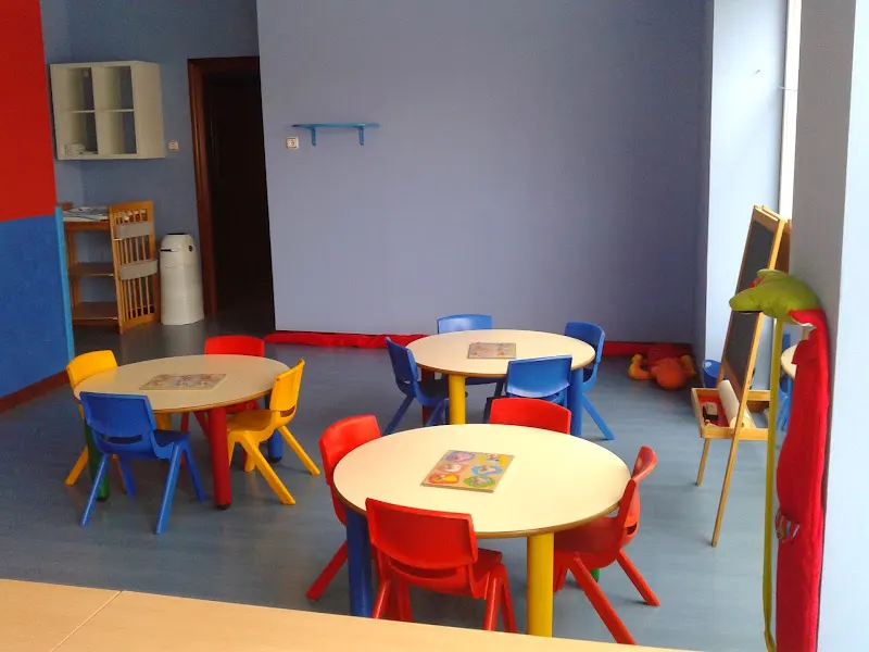 Escuela de Educación Infantil San Pedro - Colegio público en León - foto 2