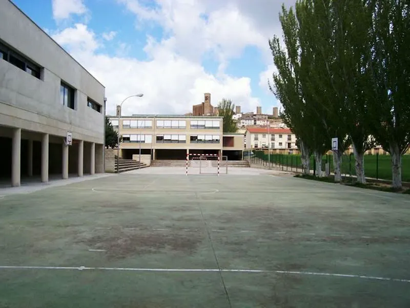 Reina Urraca-Colegio Público - Artajona