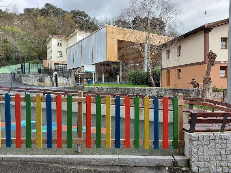 Colegio Público Eduardo Eskartzaga - Colegio público en Gordexola - foto 2