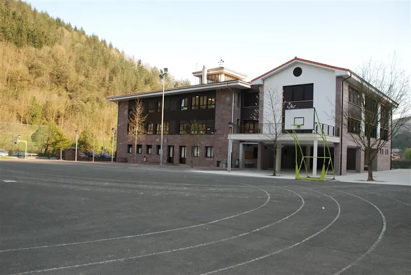 Joxemiel Barandiaran Herri Eskola - Colegio público en Astigarraga - foto 2