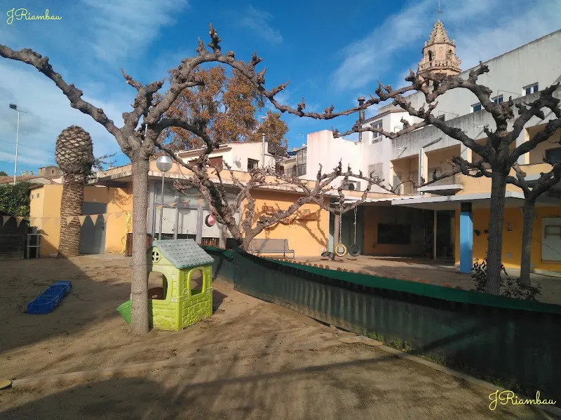 Escola Montoliu - Colegio público en Riera de Gaia (La) - foto 3
