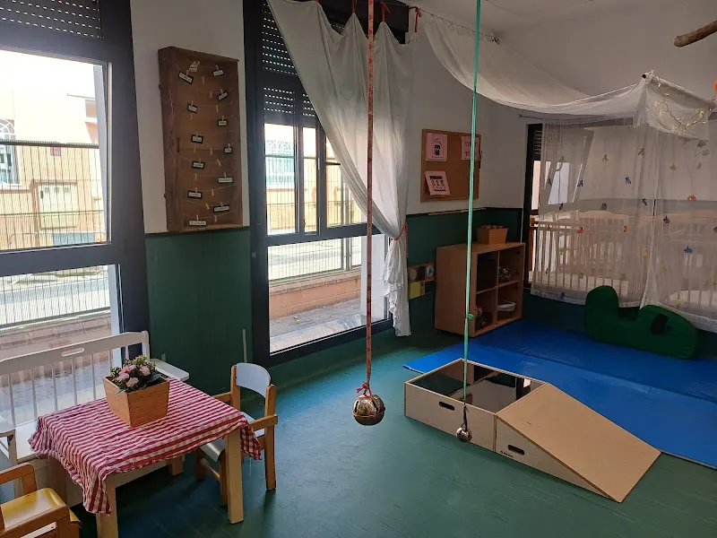 Escuela de Educación Infantil Casa de Niños "Los Enanitos" - Estremera