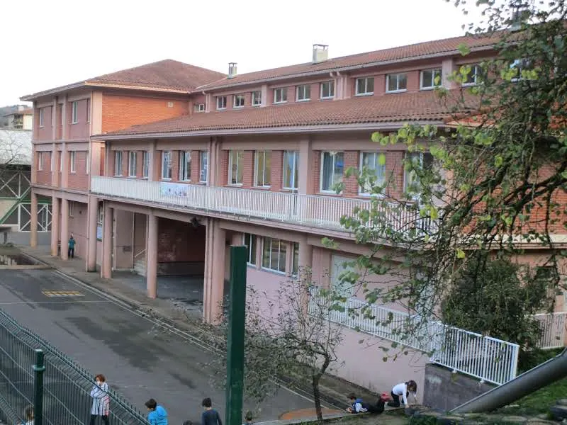 Colegio Público Ugaro - Colegio público en Legorreta - foto 2