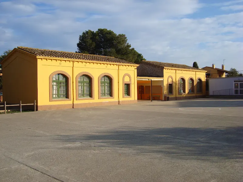 Escuela Gonçal Comellas - Colegio público en Avinyonet de Puigventos - foto 3