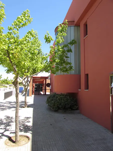 Escuela Josep Masclans - Colegio público en Vallbona dAnoia - foto 2